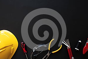 Builder`s and construction worker/industry background frame