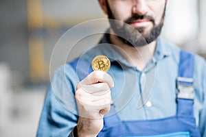 Builder with cryptocoin