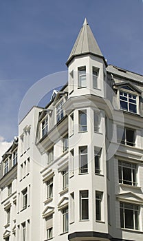 Building with bowfront