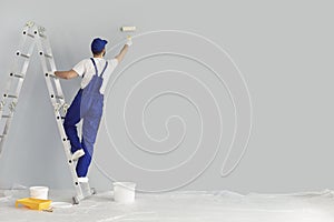 Building contractor painting img