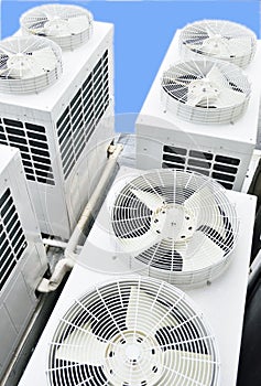 Building cooling assembly