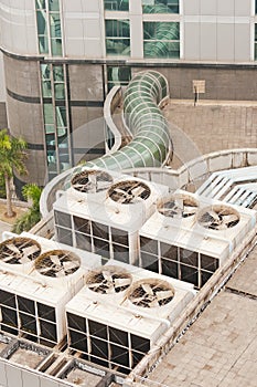 Building cooling assembly