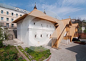 Building fraternal body Znamensky monastery in Moscow
