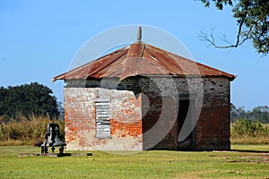 Building on Grounds of Lakeport Plantation