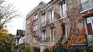 Building on Monmartre
