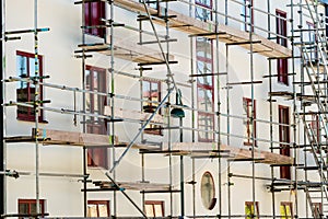 Building scaffolding