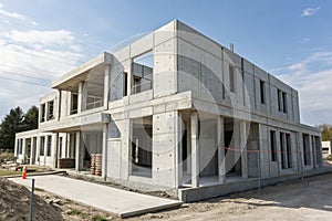 Building structure made from prefabrication system