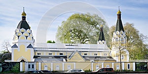 building in the style of a Russian Orthodox church in Cologne zoo