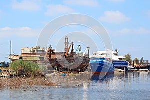 The building of vessels in the shipyard in Rasheed