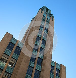 Building on Wilshire Blvd