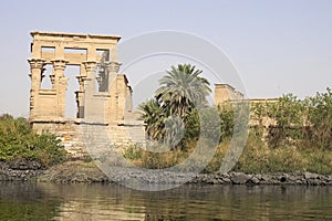 Buildings and columns of ancient Egyptian megaliths. Ancient ruins of Egyptian buildings