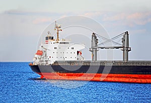 Bulk cargo ship