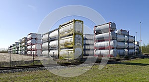 Bulk tanks