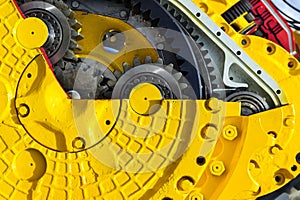 Bulldozed drive gear mechanism