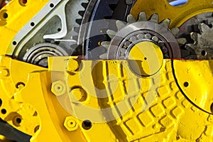 Bulldozer drive gear mechanism