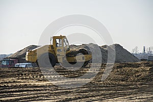 Bulldozer, dump truck, soil compactor and vibration roller