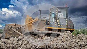bulldozer heavy equipment which is very powerful to level the land