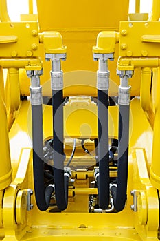 Bulldozer hydraulic hoses