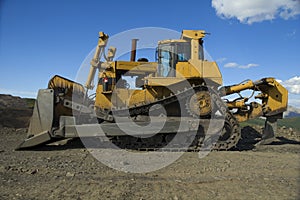 Bulldozers lateral