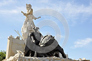 Bullfight statue photo