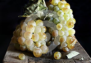 Bunch of fresh grapes.