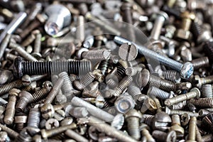 A bunch of screws, different sizes and diameters