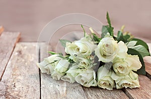 A bunch of white roses