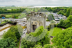 Bunratty Castle, 15th-century tower house in County Clare, located in the center of Bunratty village, between Limerick and Ennis,