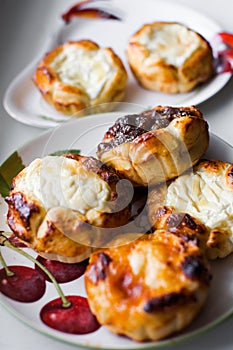 Buns with cottage cheese