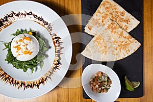 Buratta y quesadilla