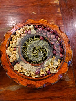 Burmese tea leaf salad