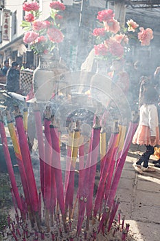 Burn incense and fend flowers to celebrate Spring Feastival in D