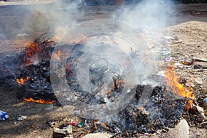 Burn a lot of waste plastic garbage