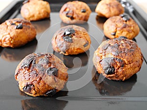 Burned cornflake and raisin cookies