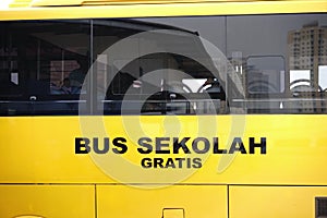 Bus Sekolah Gratis di Indonesia