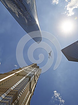 La tienda edificios a el aire avión 