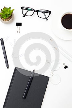 Business femenine desk. Office supplies copy space