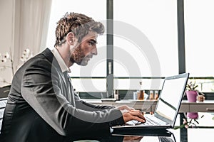 Obchodník na počítač psací stůl 