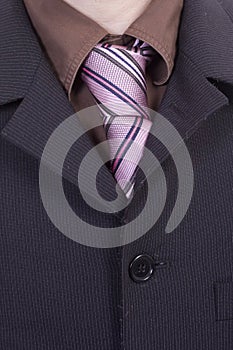 Uomo d'affari un abito colorato cravatta 