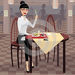 Donna d'affari con pranzo sala da pranzo 