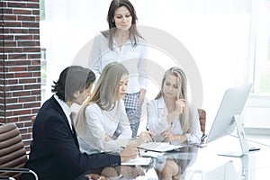 Businessman discussing with the business team contract terms