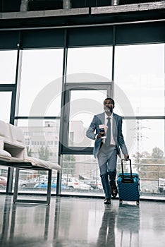 businessman hurrying up for flight