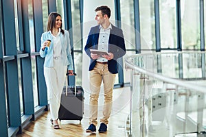 Businesswomen hold luggage travel to business trip