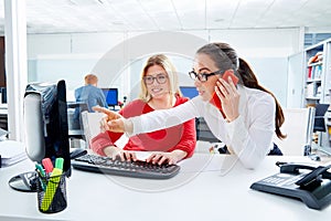 Businesswomen team working at offce desk