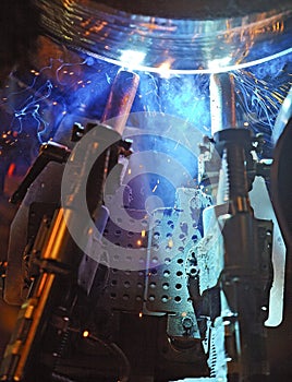 Butt welding underwater pipeline using automatic equipment