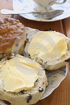 Buttered fruit scones