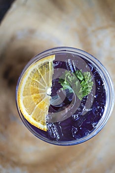 Butterfly pea flower juice Fresh lemon mix