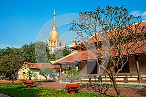 Buu Long temple