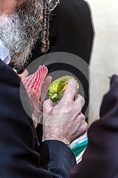 The buyer with the gray side curls