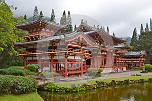 Byodo-In Temple with the Koolau mountains, Hawaii, USA.